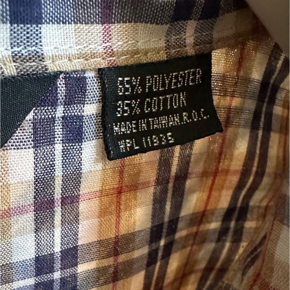 Lightweight plaid layering shirt with pearl buttons EUC - Picture 4 of 6